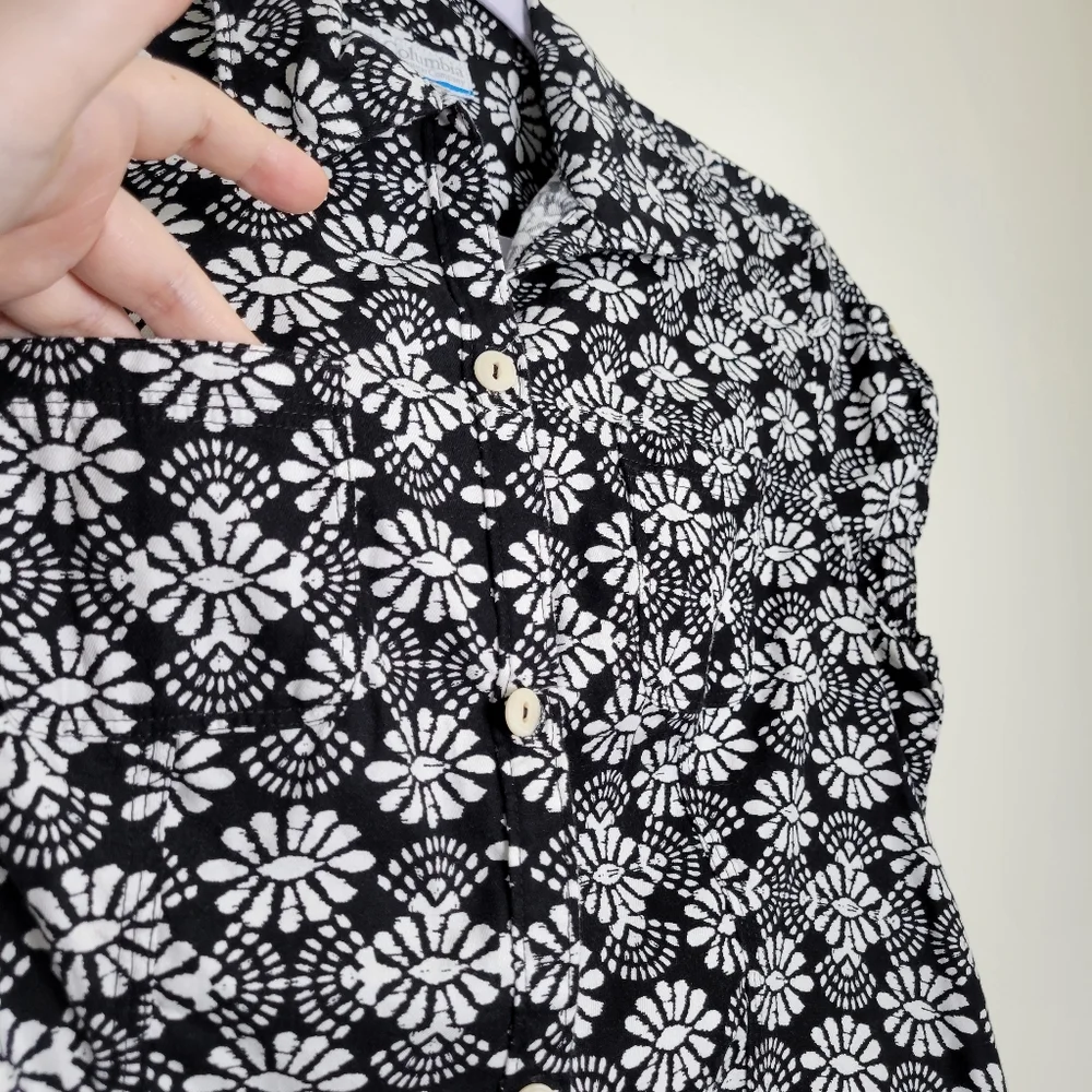 Columbia Geometric Abstract Cap Sleeves Floral Print Black Shirts M - Picture 4 of 8